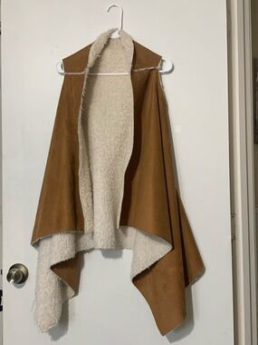 Reversible Faux-Suede Shearling Vest in Camel